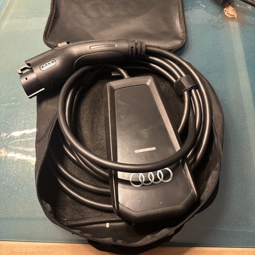Audi charger tron etron - audi,